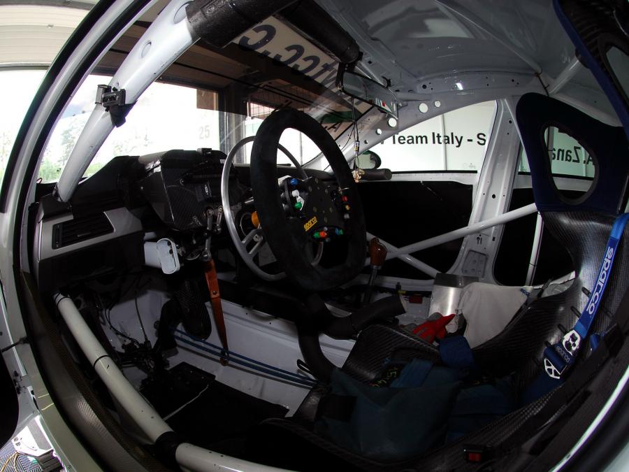 Интерьер BMW 320si WTCC (E90) 2006 года  (фото 28 из 39)